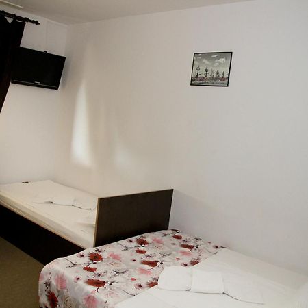 Pensiunea Heaven Bascov Room photo