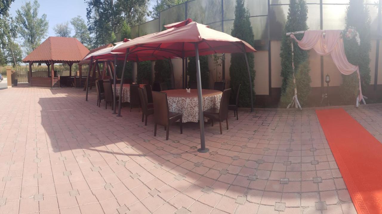 Pensiunea Heaven Bascov Exterior photo