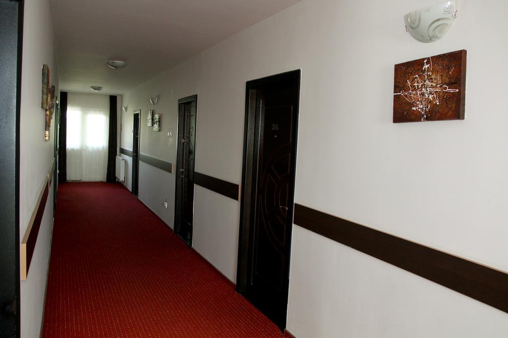 Pensiunea Heaven Bascov Exterior photo